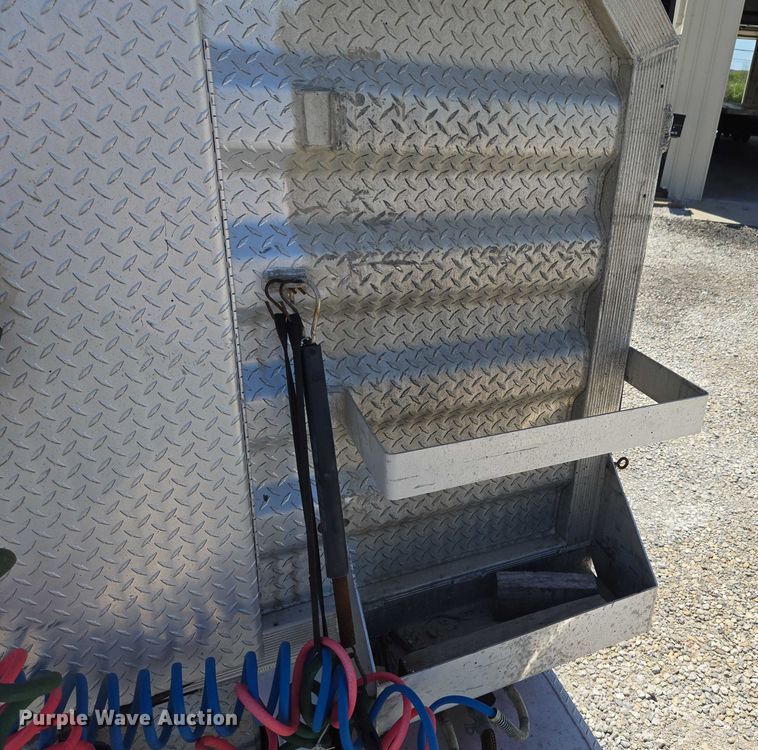 image for item DS3830 2016 Freightliner Cascadia 125 semi truck