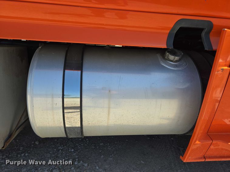 image for item DS3830 2016 Freightliner Cascadia 125 semi truck