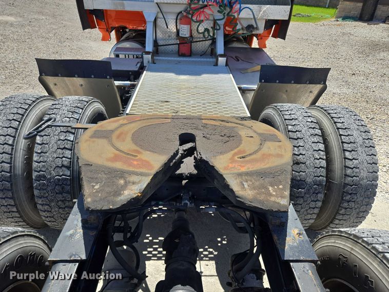 image for item DS3830 2016 Freightliner Cascadia 125 semi truck