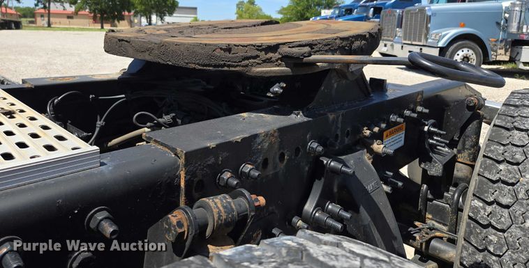 image for item DS3830 2016 Freightliner Cascadia 125 semi truck