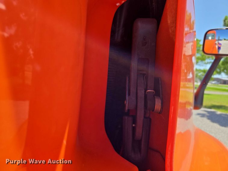 image for item DS3830 2016 Freightliner Cascadia 125 semi truck