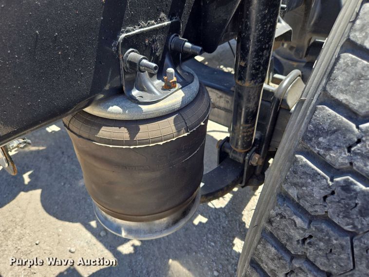 image for item DS3830 2016 Freightliner Cascadia 125 semi truck