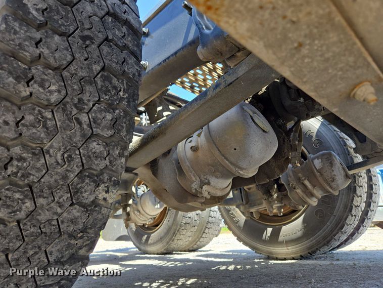 image for item DS3830 2016 Freightliner Cascadia 125 semi truck