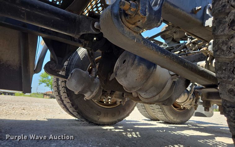 image for item DS3830 2016 Freightliner Cascadia 125 semi truck