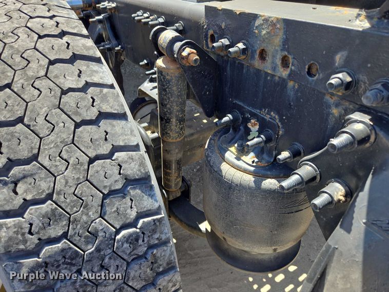 image for item DS3830 2016 Freightliner Cascadia 125 semi truck