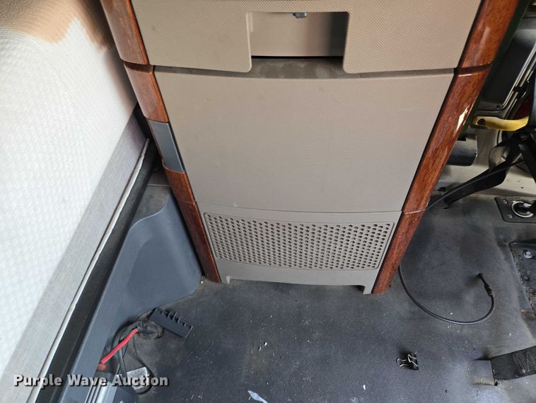 image for item DS3830 2016 Freightliner Cascadia 125 semi truck