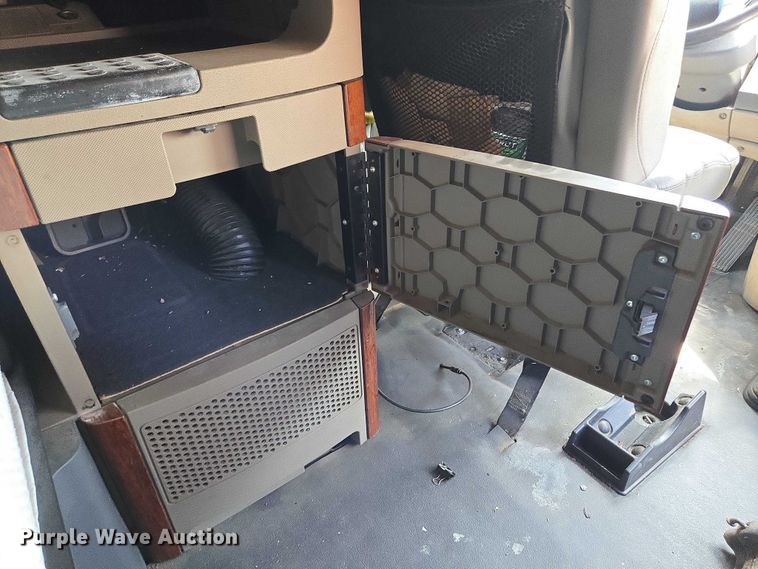 image for item DS3830 2016 Freightliner Cascadia 125 semi truck