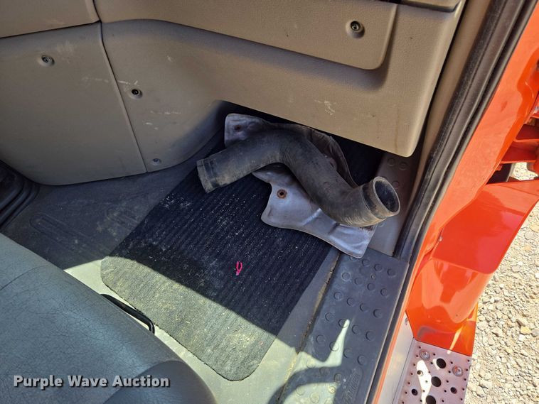 image for item DS3830 2016 Freightliner Cascadia 125 semi truck