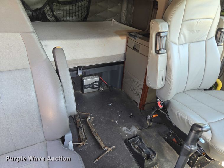 image for item DS3830 2016 Freightliner Cascadia 125 semi truck