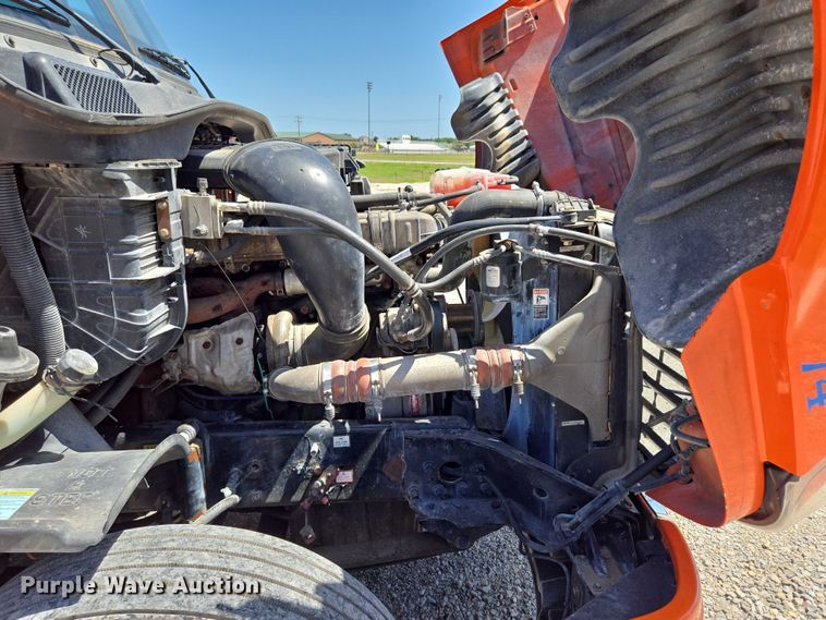 image for item DS3830 2016 Freightliner Cascadia 125 semi truck