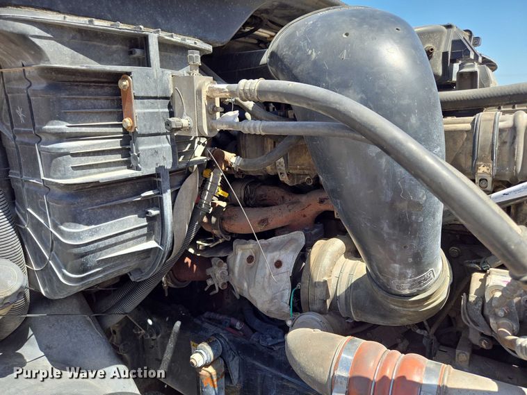 image for item DS3830 2016 Freightliner Cascadia 125 semi truck