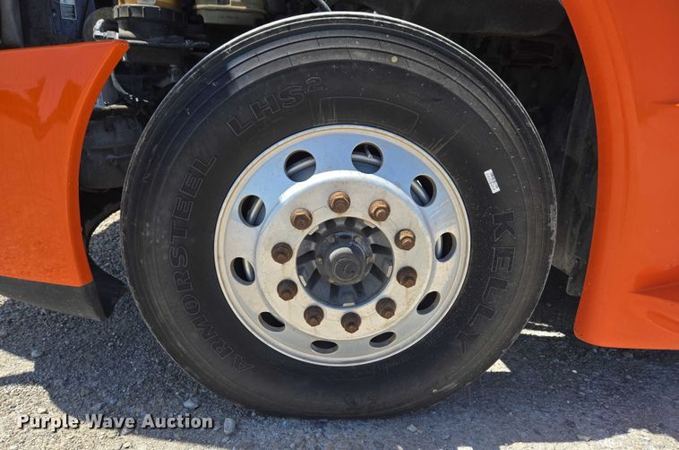 image for item DS3830 2016 Freightliner Cascadia 125 semi truck