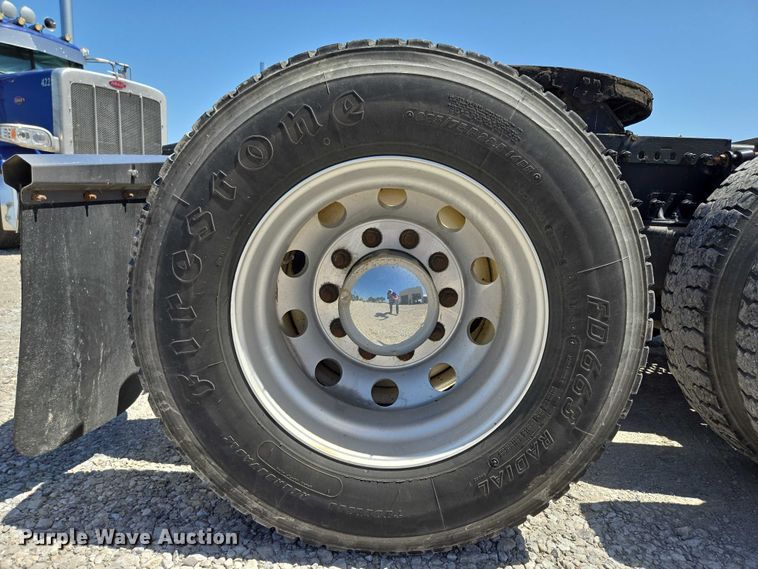 image for item DS3830 2016 Freightliner Cascadia 125 semi truck