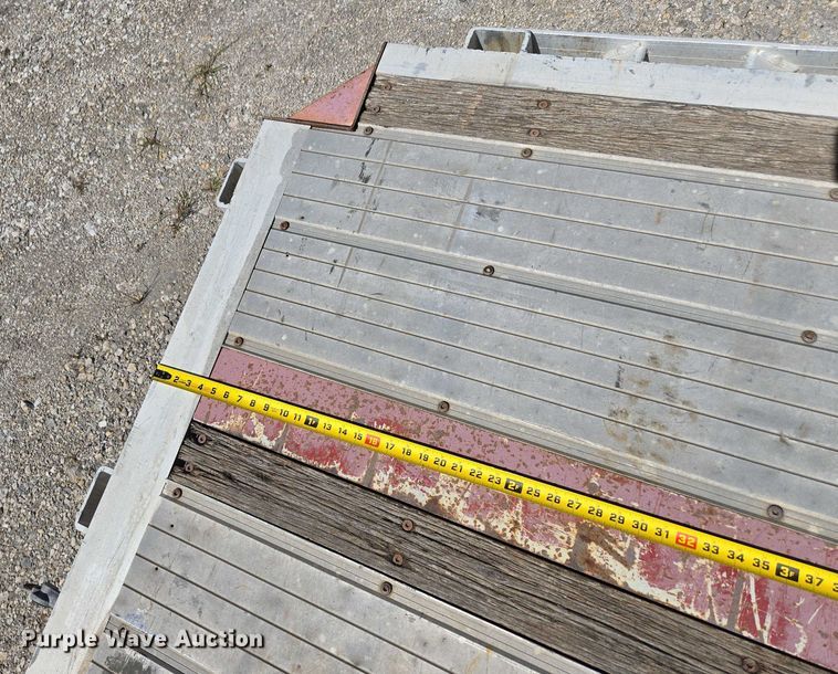 image for item DS3831 2005 Trail King IND., INC. TK80ACS-532 drop deck trailer