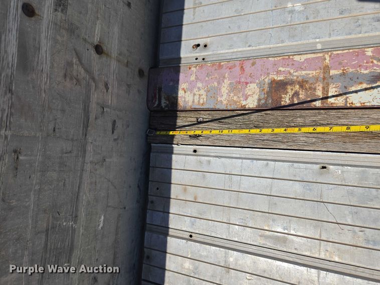 image for item DS3831 2005 Trail King IND., INC. TK80ACS-532 drop deck trailer