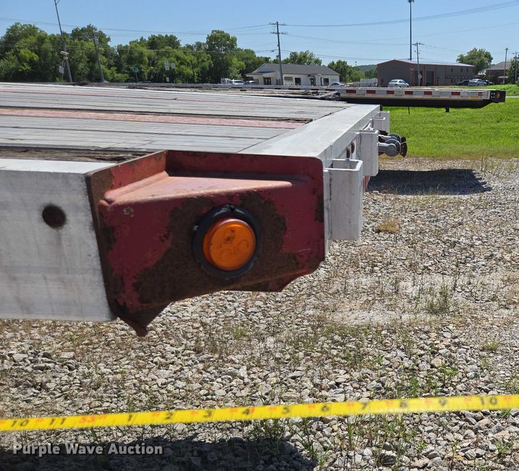 image for item DS3831 2005 Trail King IND., INC. TK80ACS-532 drop deck trailer