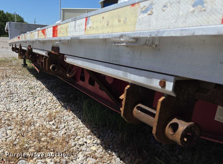 image for item DS3831 2005 Trail King IND., INC. TK80ACS-532 drop deck trailer