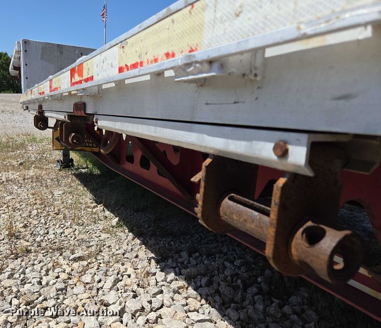 image for item DS3831 2005 Trail King IND., INC. TK80ACS-532 drop deck trailer