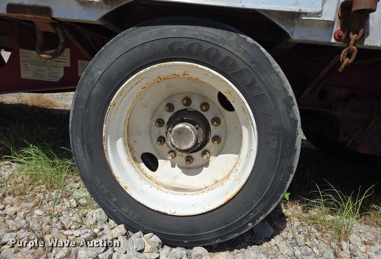 image for item DS3831 2005 Trail King IND., INC. TK80ACS-532 drop deck trailer