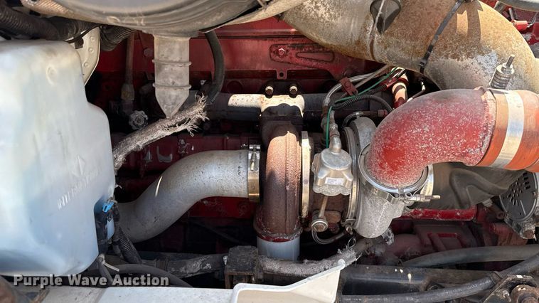 image for item DT6680 2006 International 9400I semi truck