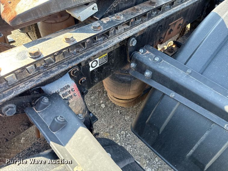 image for item DT6708 2020 Peterbilt 567 semi truck