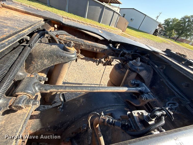 image for item DT6708 2020 Peterbilt 567 semi truck