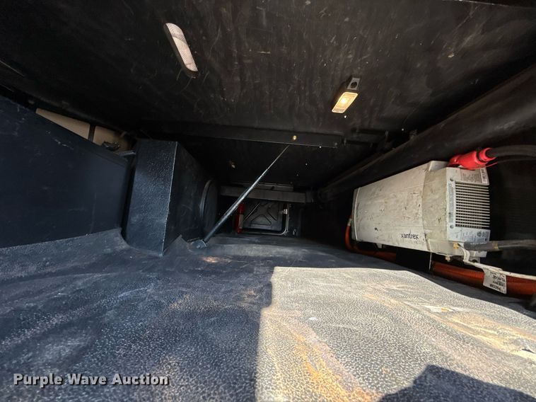 image for item DT6708 2020 Peterbilt 567 semi truck