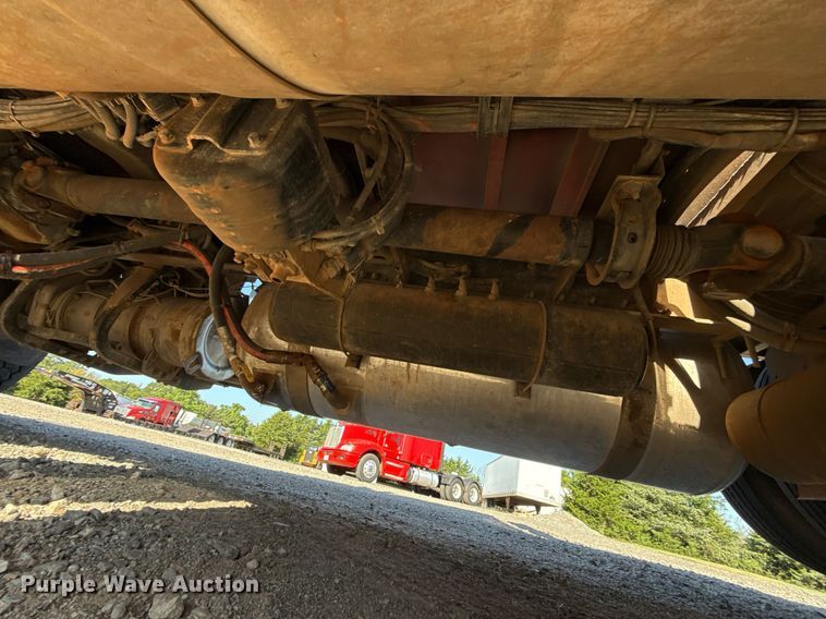 image for item DT6708 2020 Peterbilt 567 semi truck