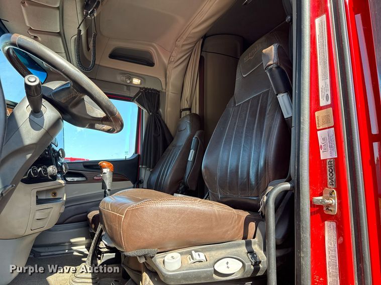 image for item DT6708 2020 Peterbilt 567 semi truck