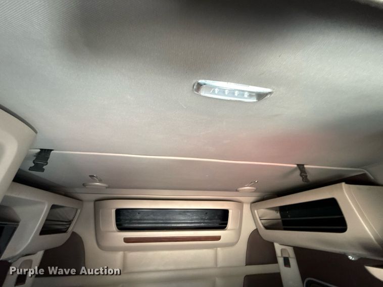 image for item DT6708 2020 Peterbilt 567 semi truck