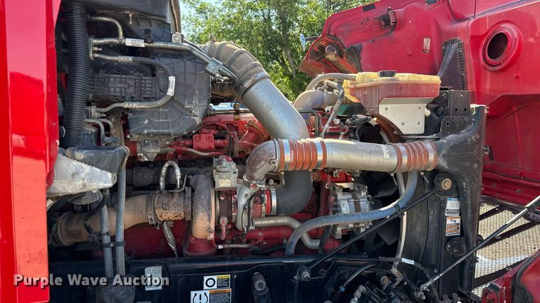 image for item DT6708 2020 Peterbilt 567 semi truck