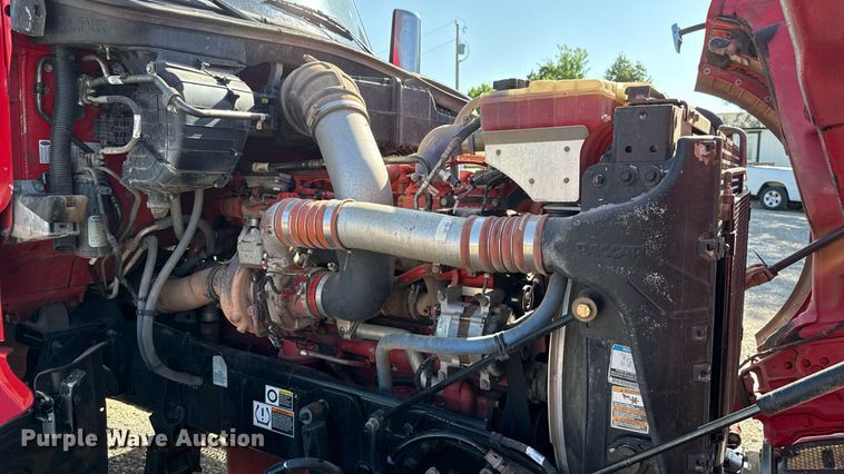 image for item DT6708 2020 Peterbilt 567 semi truck