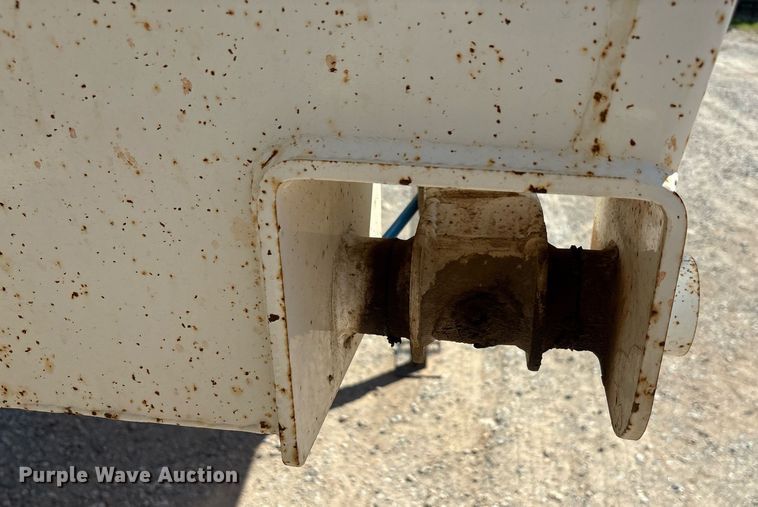 image for item DT6710 2017 Armor Lite SHD-32/42 end dump trailer