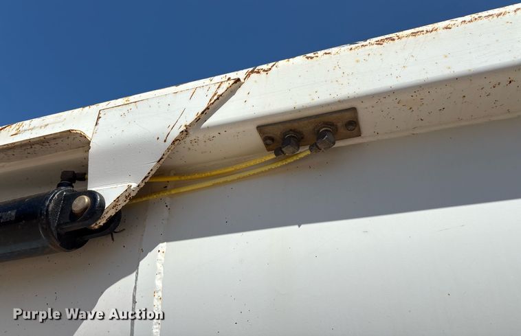 image for item DT6710 2017 Armor Lite SHD-32/42 end dump trailer