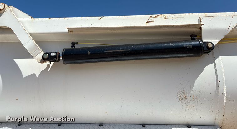 image for item DT6710 2017 Armor Lite SHD-32/42 end dump trailer