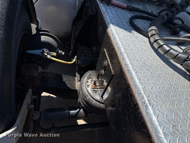 image for item DT6711 2017 Peterbilt 579 semi truck