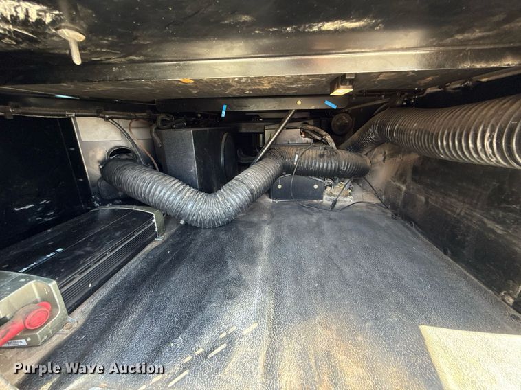 image for item DT6711 2017 Peterbilt 579 semi truck