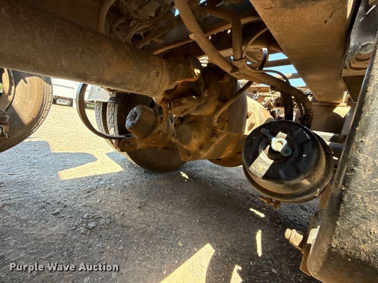 image for item DT6711 2017 Peterbilt 579 semi truck