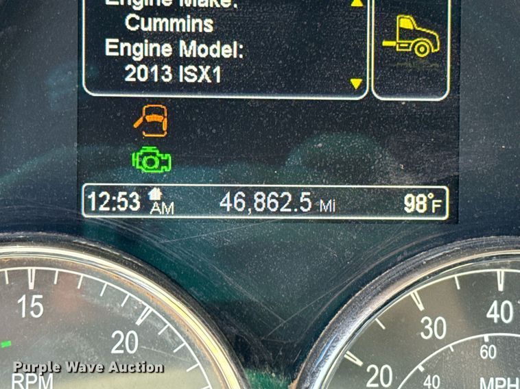 image for item DT6711 2017 Peterbilt 579 semi truck