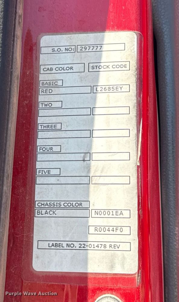 image for item DT6711 2017 Peterbilt 579 semi truck