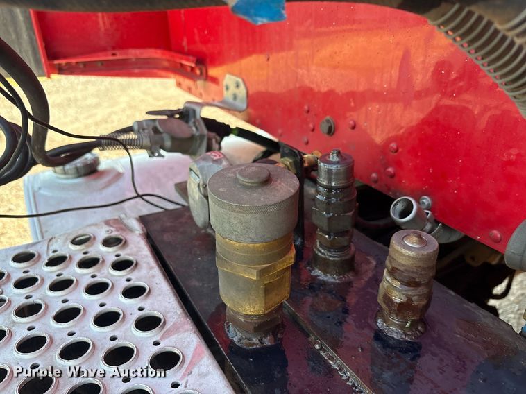 image for item DT6712 2014 Kenworth T660 semi truck