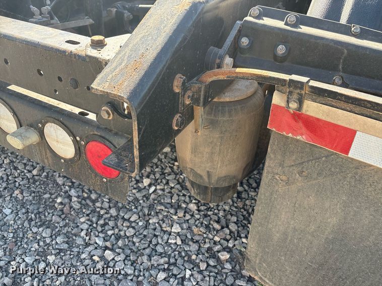 image for item DT6712 2014 Kenworth T660 semi truck