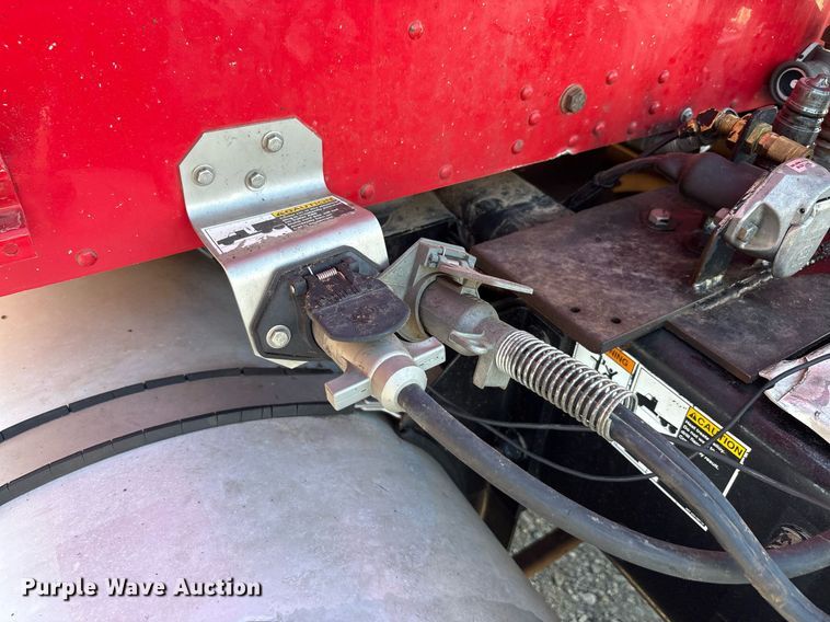 image for item DT6712 2014 Kenworth T660 semi truck