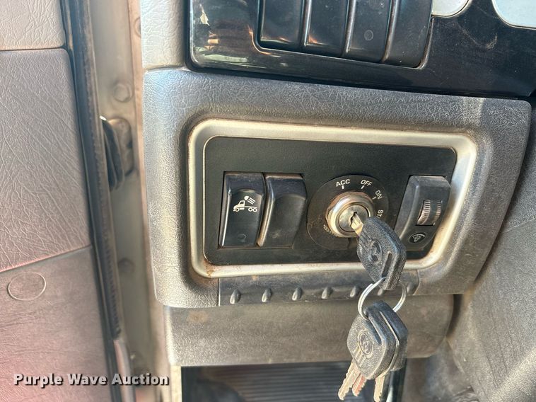 image for item DT6712 2014 Kenworth T660 semi truck