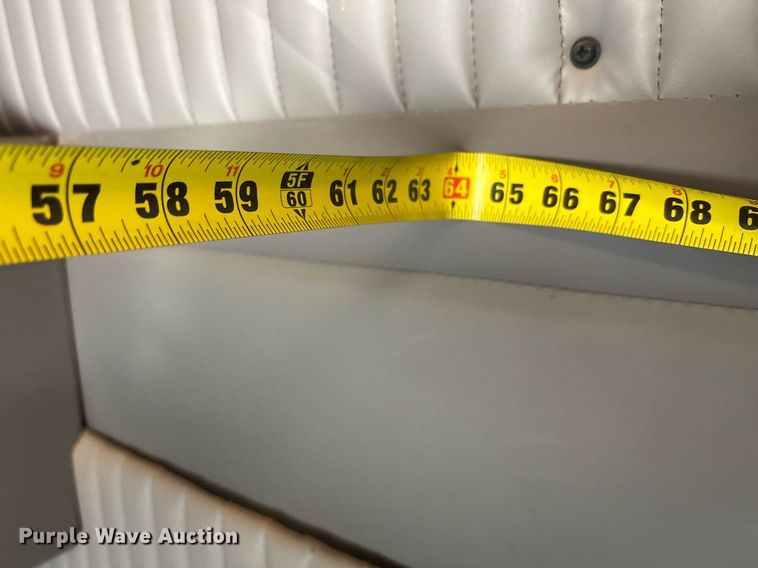 image for item DT6712 2014 Kenworth T660 semi truck