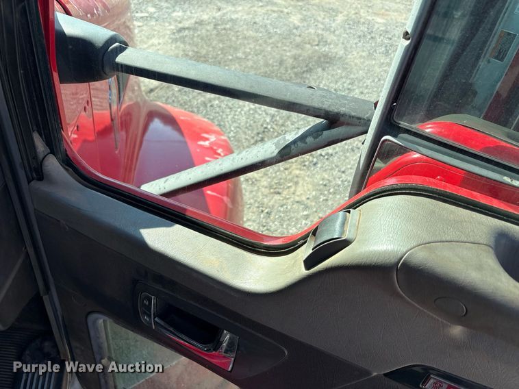 image for item DT6712 2014 Kenworth T660 semi truck