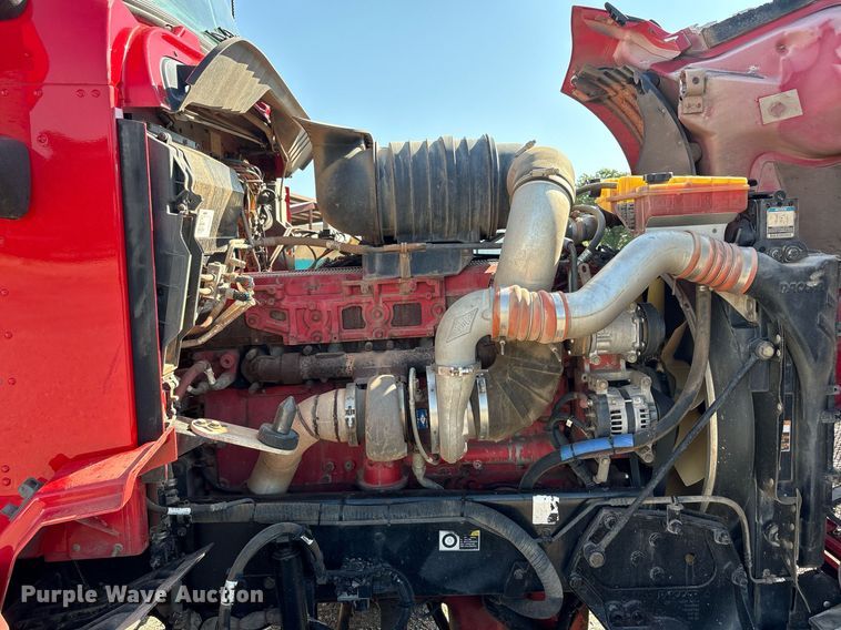 image for item DT6712 2014 Kenworth T660 semi truck