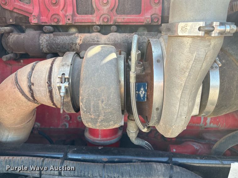 image for item DT6712 2014 Kenworth T660 semi truck