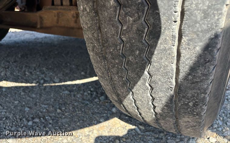 image for item DT6712 2014 Kenworth T660 semi truck