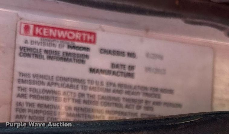 image for item DT6712 2014 Kenworth T660 semi truck